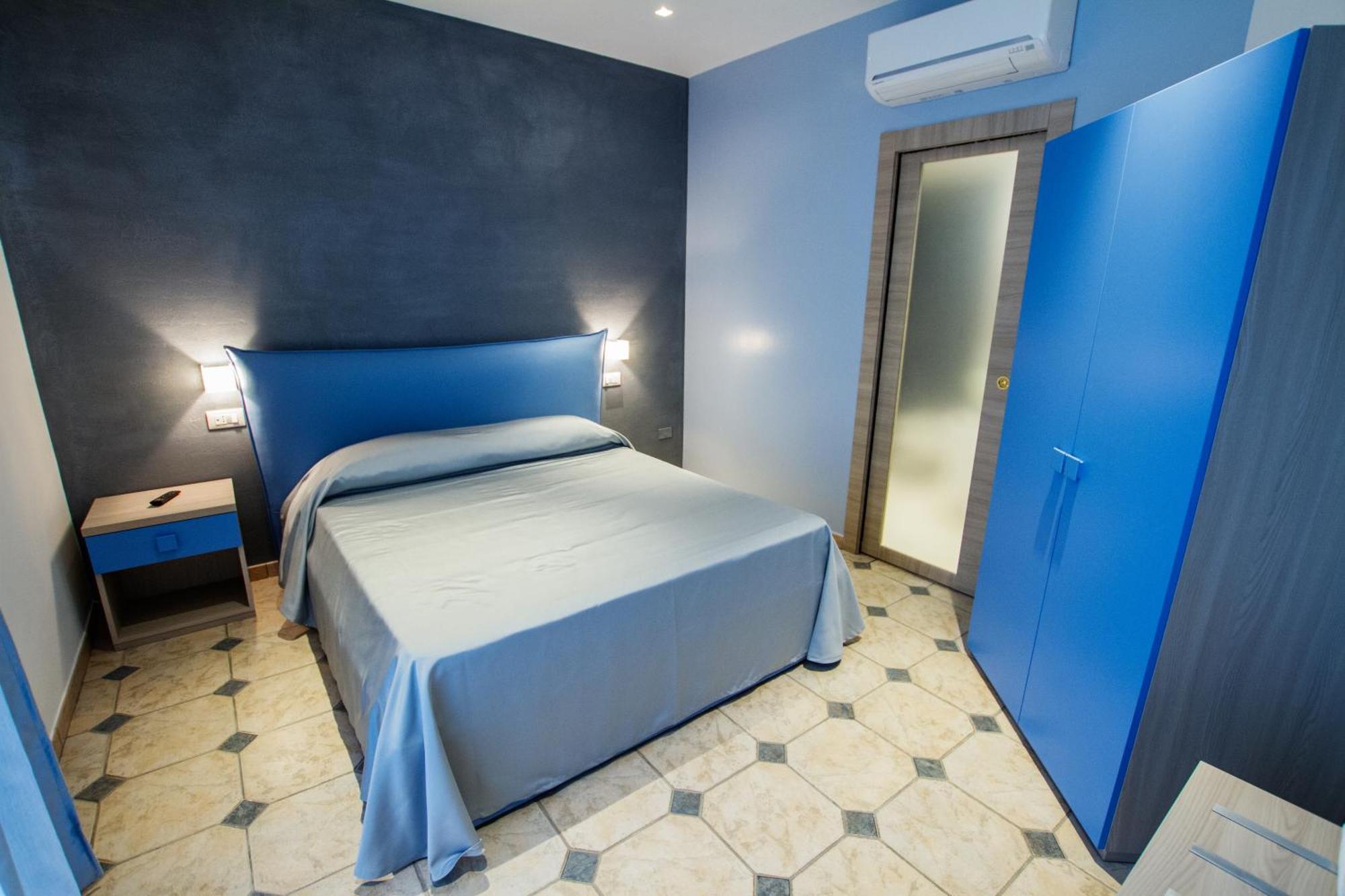 La Suite Del Faro Di Botis Valeria Scalea Oda fotoğraf